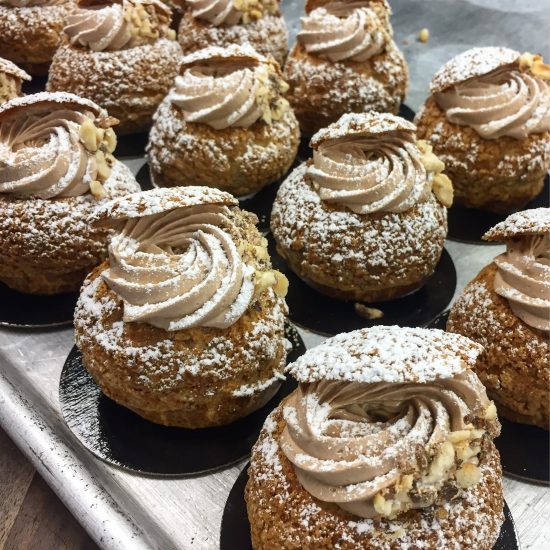 Cream Puffs with Powdered Sugar